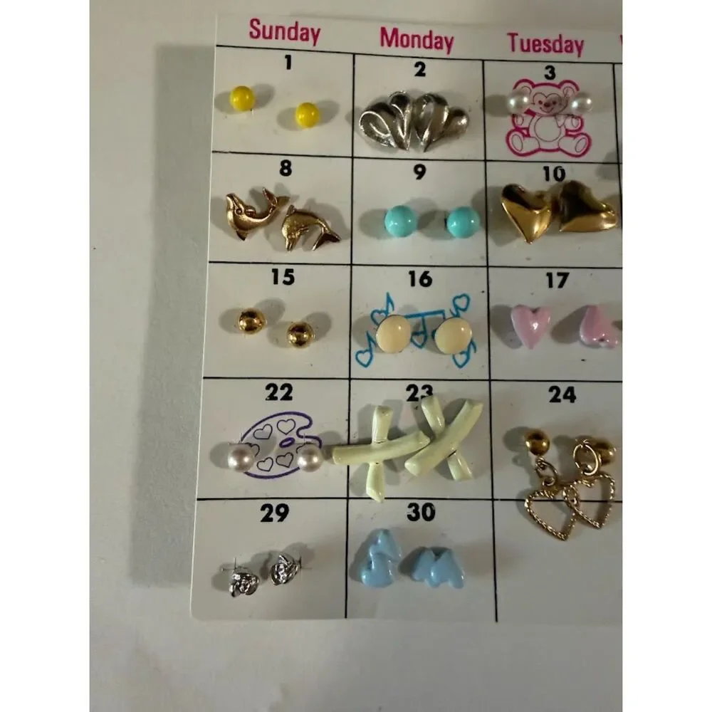30-day earring calendar set